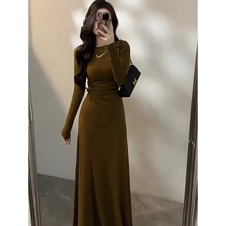 法式气质长袖连衣裙女秋季2025新款收腰显瘦镂空长款打底t恤裙子