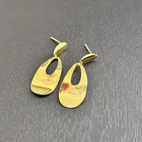 【店长专享】925银光面几何耳饰YE1060