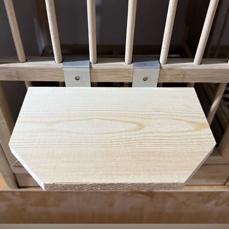 松木鸽子巢箱上挂式站架 实用木质休息架