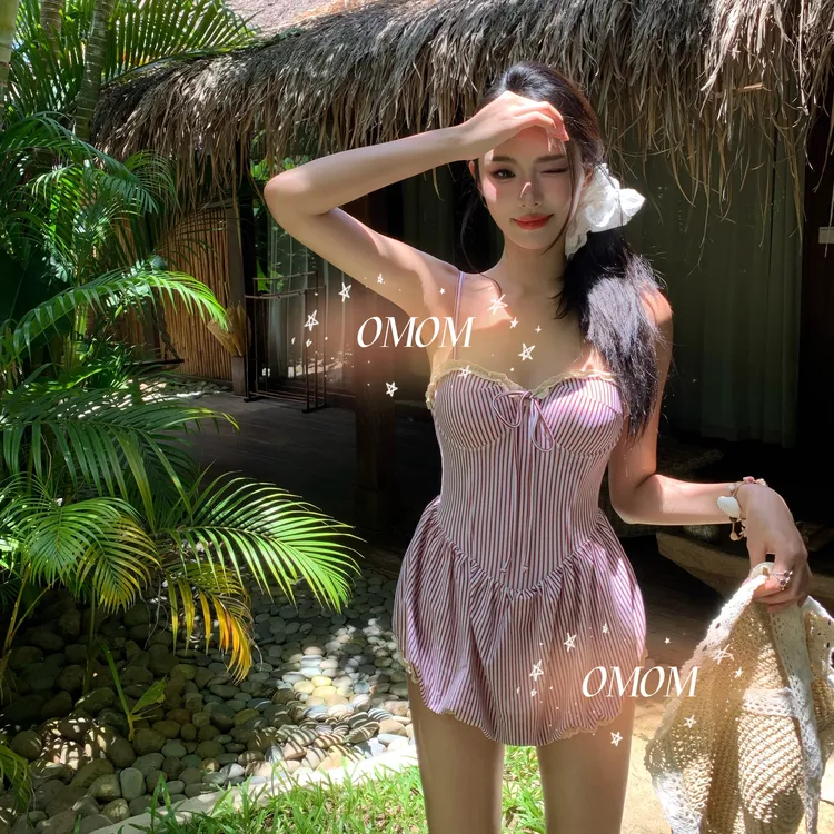 OMOM新款时尚条纹印染连体裙式泳衣遮肚小胸钢托聚拢度假泳装4101