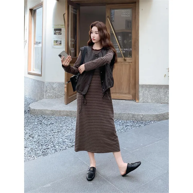法式减龄皮衣马甲条纹连衣裙套装女春秋2025新款巨好看超火长裙子