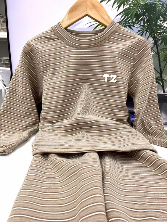 绵羊彩绒-2025秋冬羊毛蚕丝420g亲肤6色女童男童童装长袖