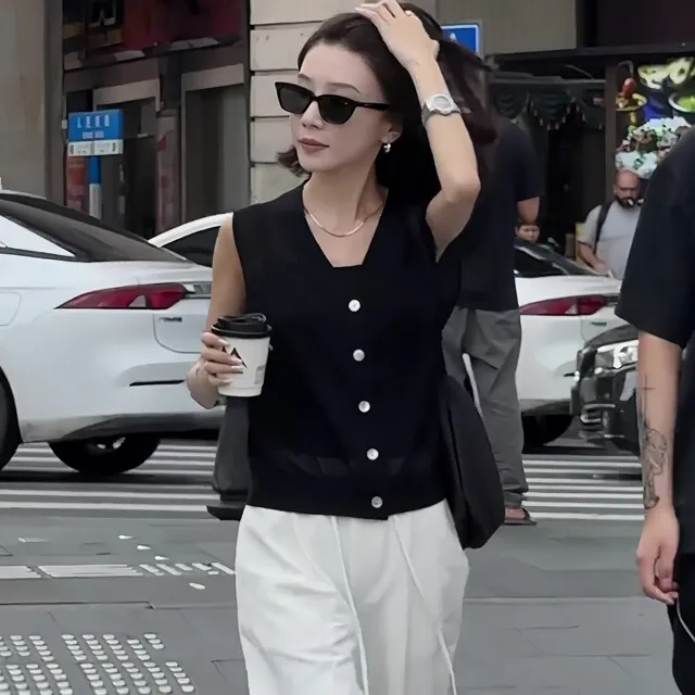 2025年新款夏季时尚洋气外搭开衫薄款女上衣冰丝薄款无袖针织背心