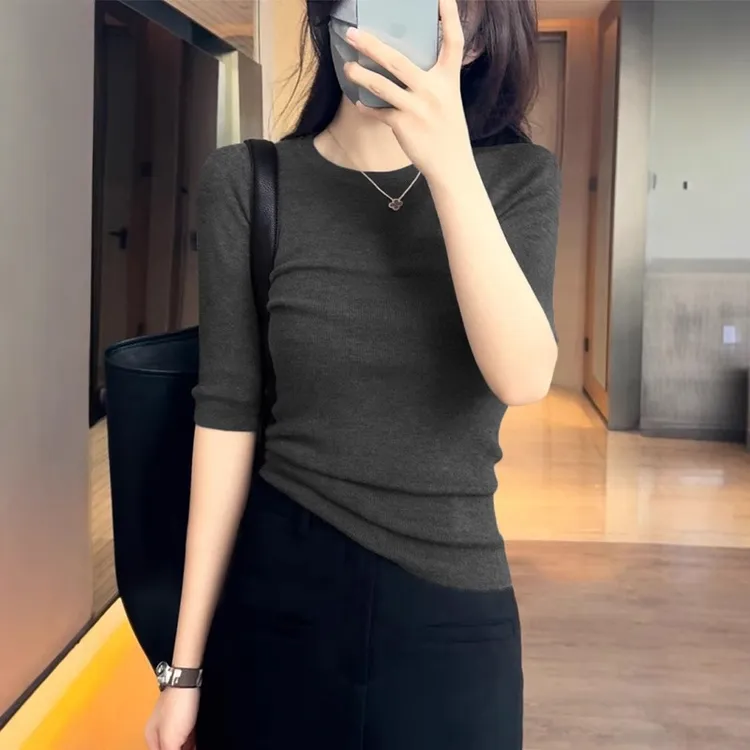 新款洋气简约圆领套头上衣女装时尚修身五分袖气质百搭针织打底衫
