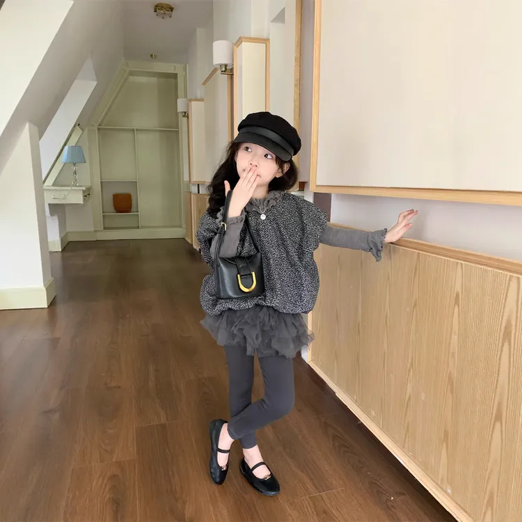 小思家2025秋季新款女童洋气时髦儿童马甲木耳边打底衫裙裤套装