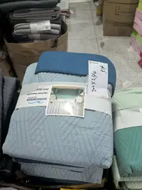 《厚广家》3楼200×240宝蓝色化纤床盖 发1张 