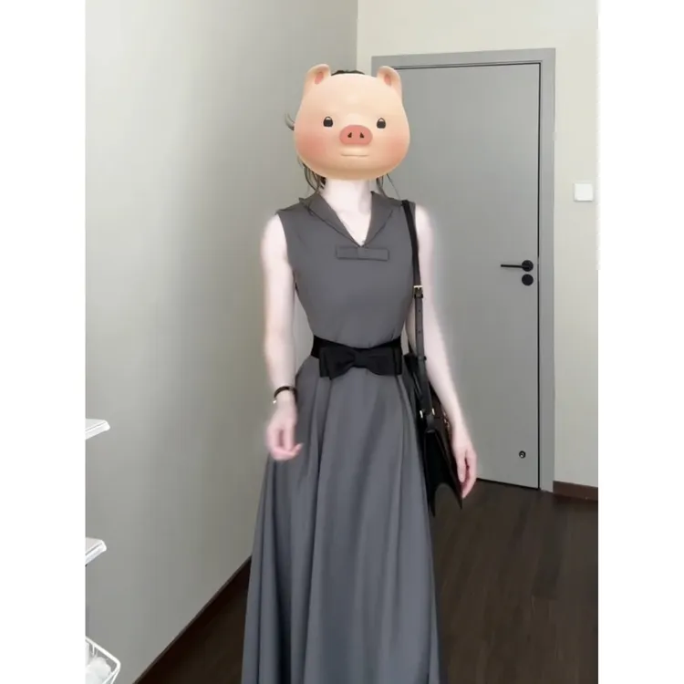 大码法式高级感赫本风灰色连衣裙女夏季新款时尚气质小众无袖裙子