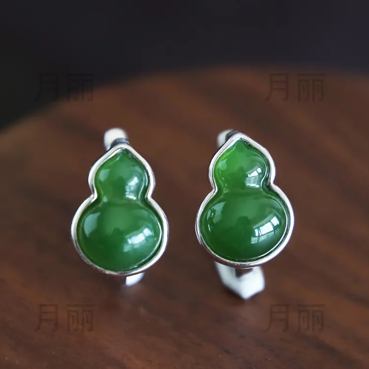 月丽高品质天然和田玉小葫芦耳扣正阳绿简约时尚碧玉耳钉玉石耳环