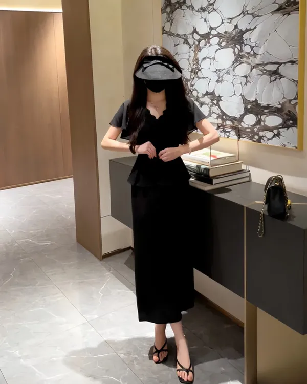 V领花边蕾丝显瘦套装