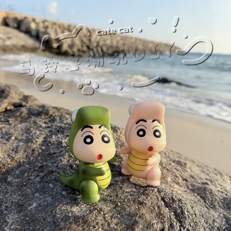 可爱鳄鱼小新11厘米搞怪蜡笔小新实心头可转动桌面家居摆件模型