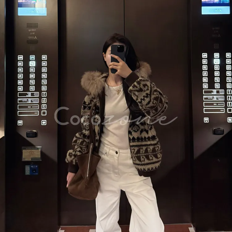 COCO ZONE 刘一一 "费尔岛外套"毛领复古拉链温暖感外套 CD1A1525