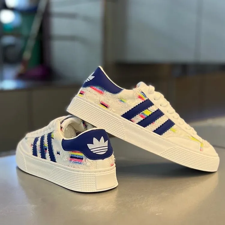 男鞋2025秋冬新款低帮厚底时尚百搭板鞋布面透气三道杠潮流休闲鞋