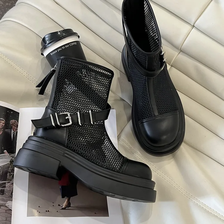 糖糖丨巴家网靴丨 时尚皮带扣短筒靴 显高显瘦必备女靴;ECX55422