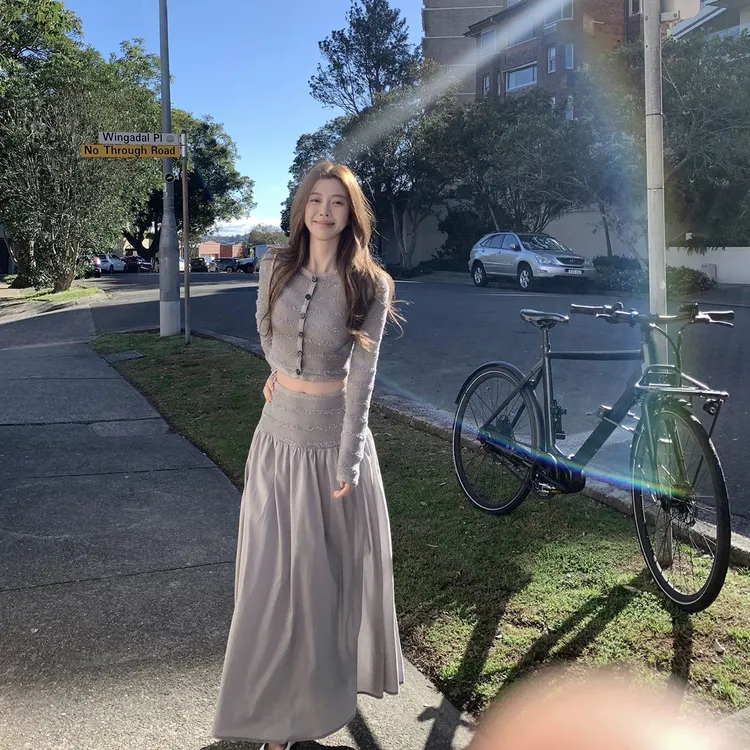 现货正确版周壹私享时刻条纹针织上衣长半裙休闲两件套套装