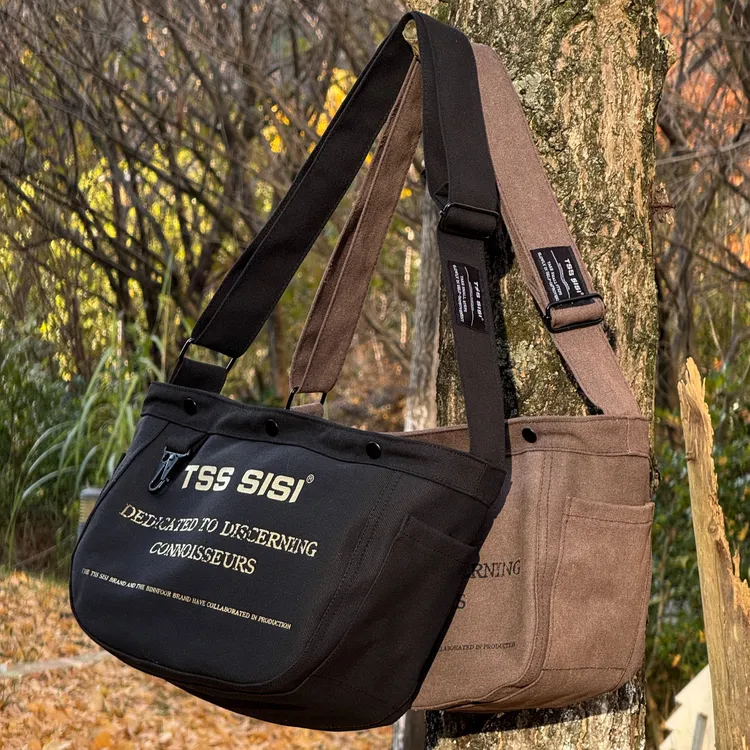 TSSSISI 休闲硬质复古工装中性风拉链单肩印花通勤邮差斜挎包