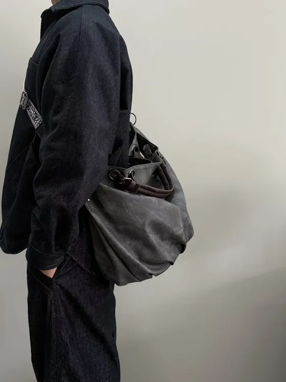 复古百搭美式工装斜挎款车缝线拉链单肩包软包男女潮流腋下饺子包