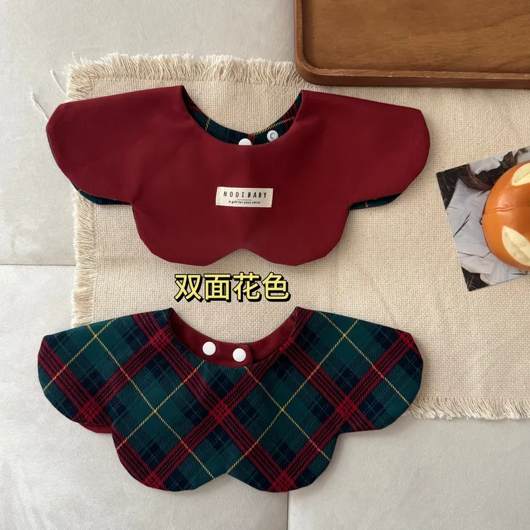 男女宝宝圣诞款格子口水巾婴幼儿童秋冬花瓣围兜红色过年新年围嘴