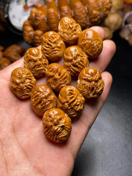 铁核橄榄核吞噬雕恶僧系列多种题材文玩收藏佳品