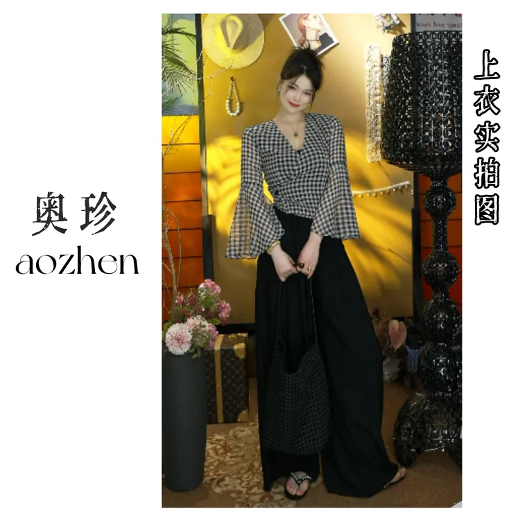 【爱妻】 格纹绑带夏季纯欲复古交叉V领露锁骨喇叭袖上衣
