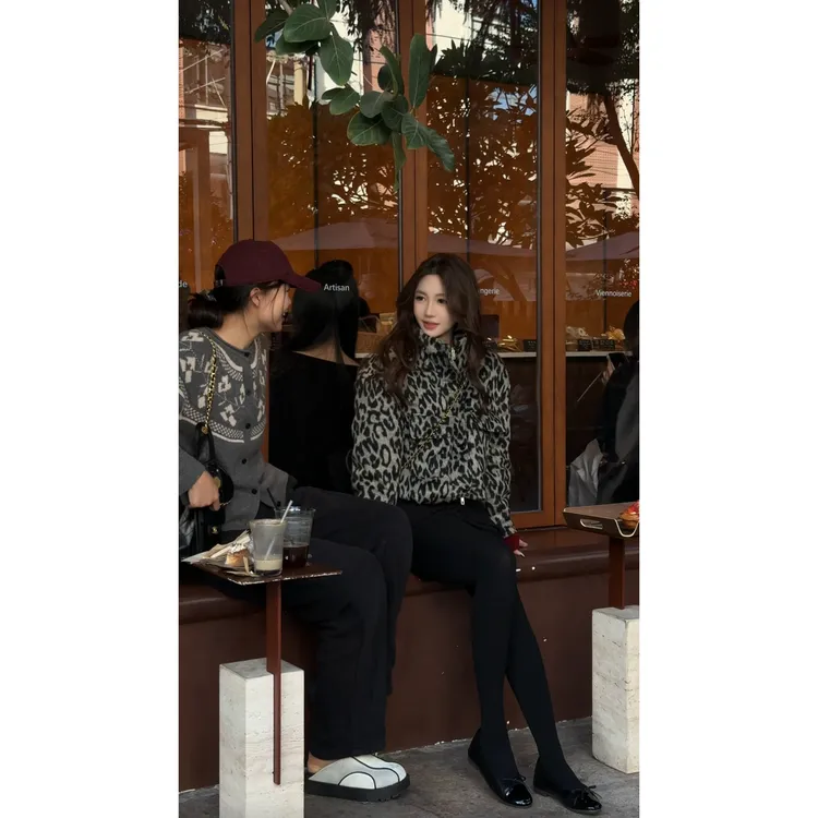 BOXUE“梦纹”2025秋冬豹纹羊.毛90白鸭绒轻奢羽绒服#251212YR7654