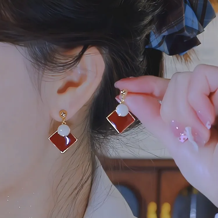 铜合金耳饰 视频同款 灵动方与圆耳钉 车厘子红方搭配奶白小圆