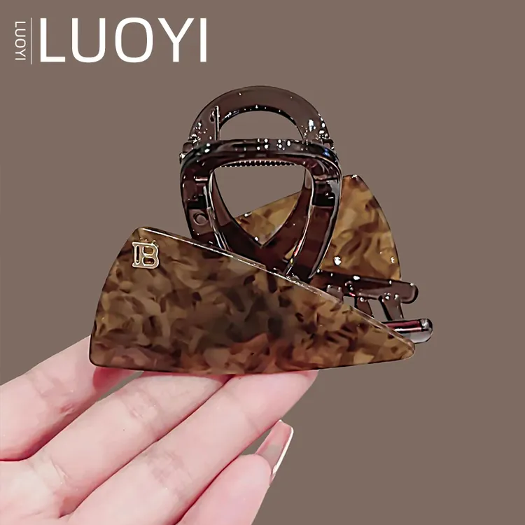 韩系三角豹纹醋酸抓夹女2025秋冬新款后脑勺发量少盘发鲨鱼夹发饰