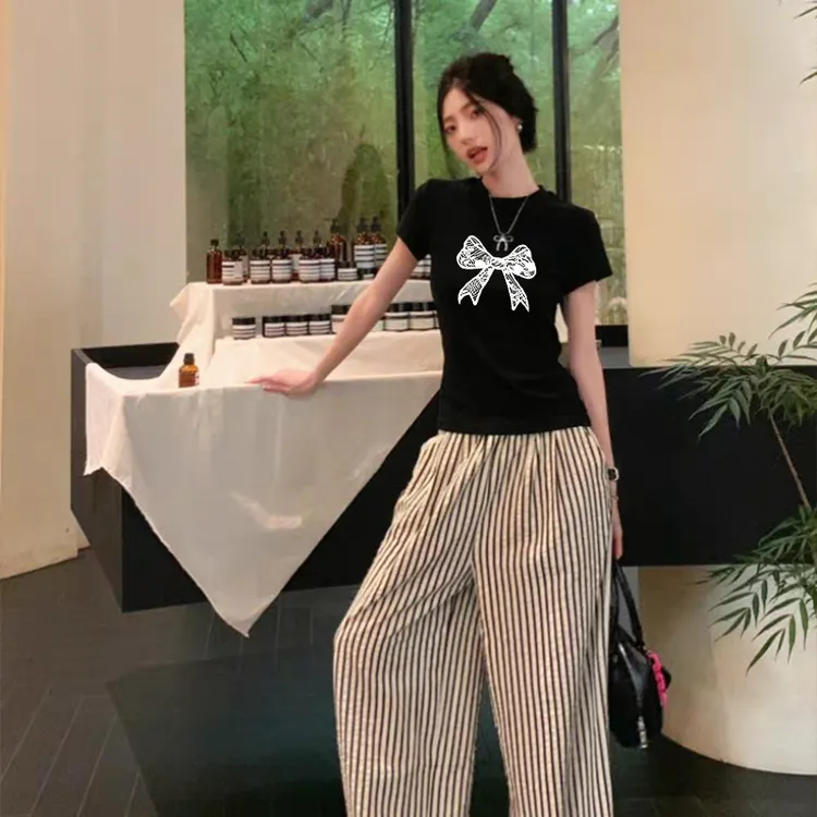 修身显身材小众设计感短袖T恤上衣女装夏季新款蝴蝶印花圆领