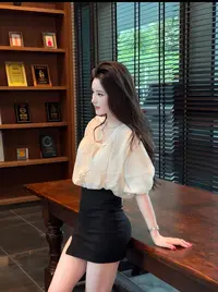 2025超火夏装独特超好看上衣高级感轻奢洋气白色木耳边防晒衬衫女
