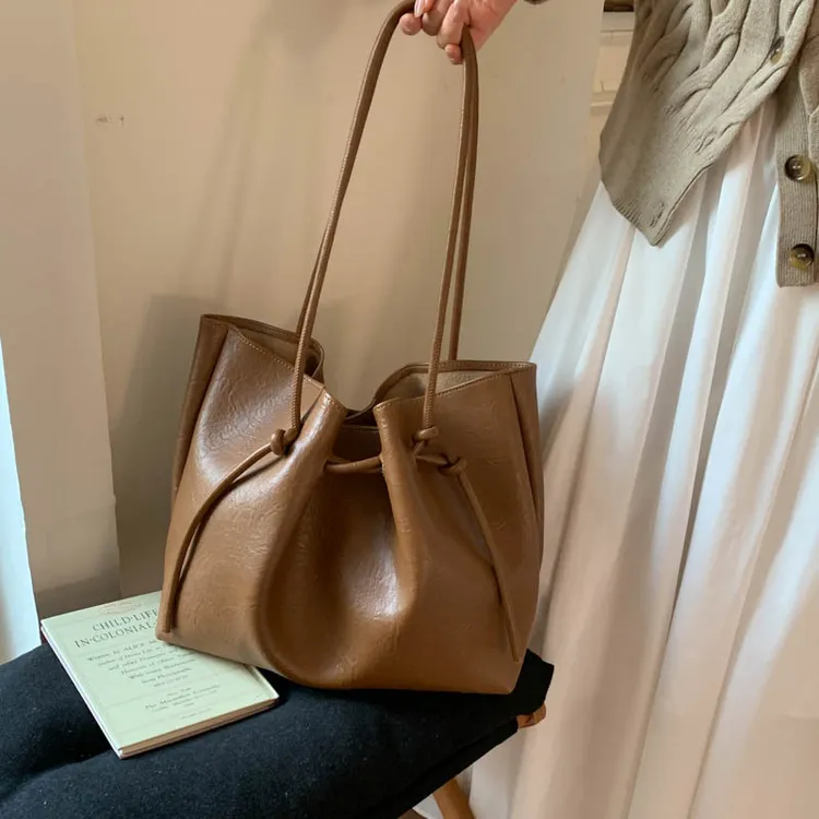 慵懒复古通勤大容量托特包女2025新款手提包高级感简约百搭单肩包