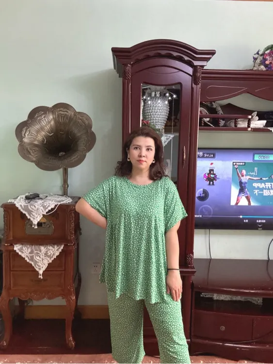 时尚家居服女款睡衣