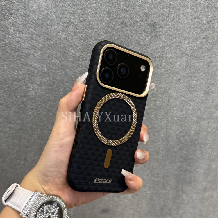 适用苹果17手机壳黑色三角盾磁吸17promax磨砂16高品质商务15/14 