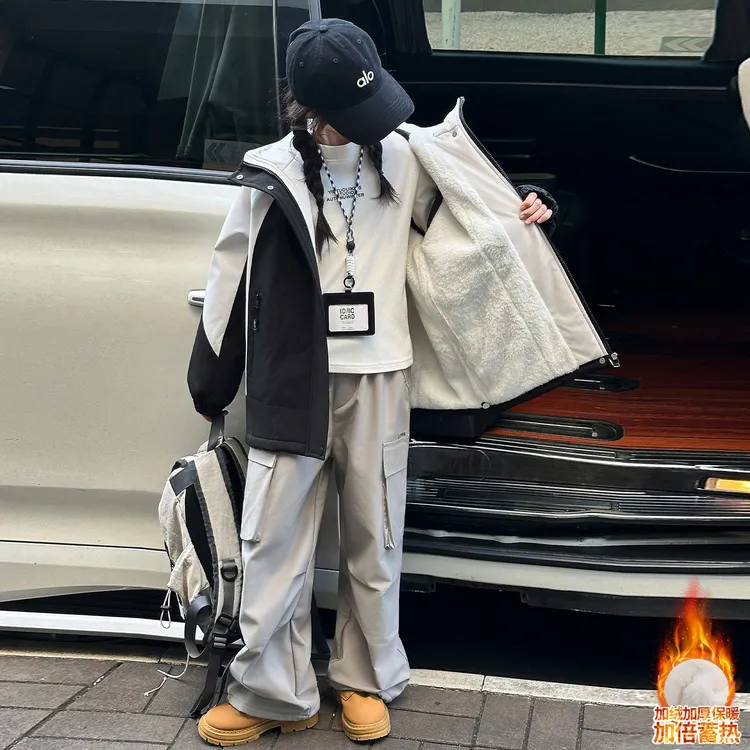 女童外套秋冬款2025新款儿童加绒派克服风衣中大童夹棉加厚冲锋衣