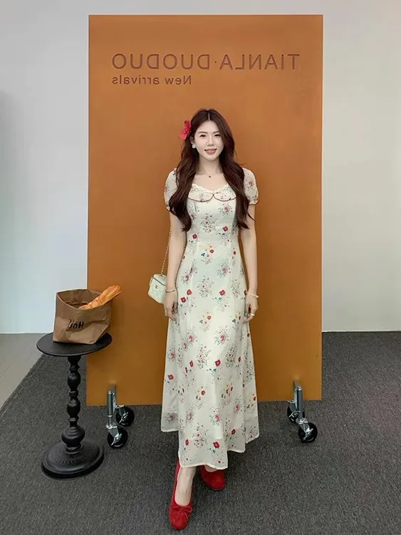 甜辣多多2025夏季新款蕾丝拼接碎花复古高腰方领连衣裙女