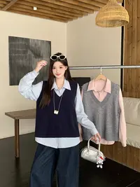 秋装新款大码女时尚减龄马甲衬衣两件套72080毛织背心+23208衬衣