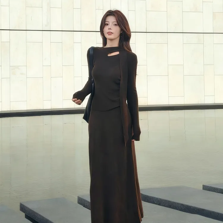 韩系一整套穿搭高级感长裙超好看针织毛衣连衣裙子女2025新款冬季