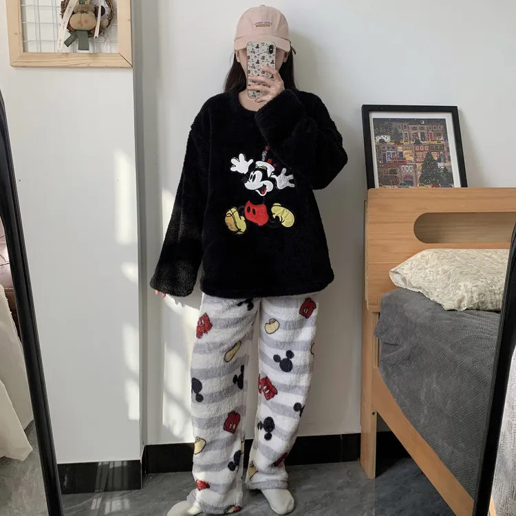 新款珊瑚绒睡衣女冬季加厚保暖可爱米鼠卡通圆领法兰绒家居服套装