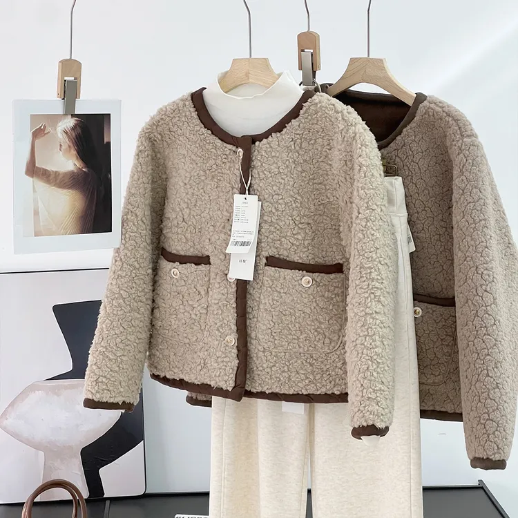 经典永不过时~软糯厚实 复古撞色重工扣仿皮毛一体糕糕毛上衣外套