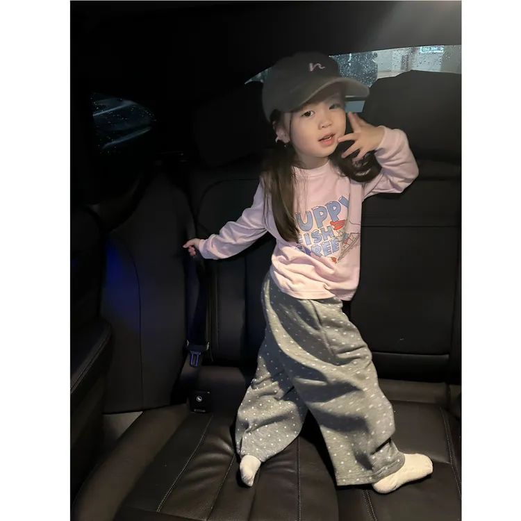 壹妈韩版童装女童早秋套装洋气儿童粉色字母印花t恤上衣波点裤子