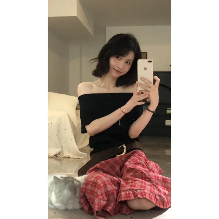 MARIE.COCO法式纯欲风黑色一字肩短袖T恤女复古格纹半身裙两件套