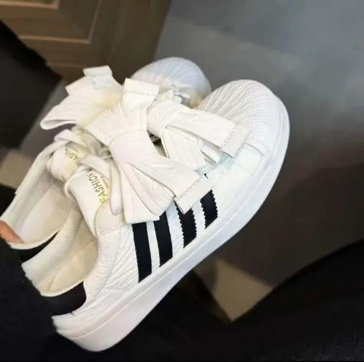 蝴蝶结贝壳头真皮板鞋女厚底ins潮2025春秋新款休闲运动小白鞋酷k