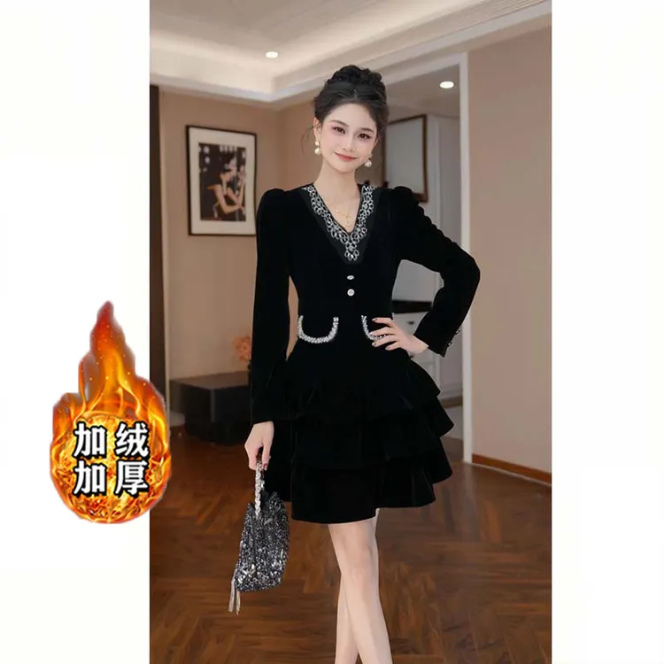 【加绒加厚】少女减龄风娃娃领收腰长袖修身钻饰连衣裙LJ0188