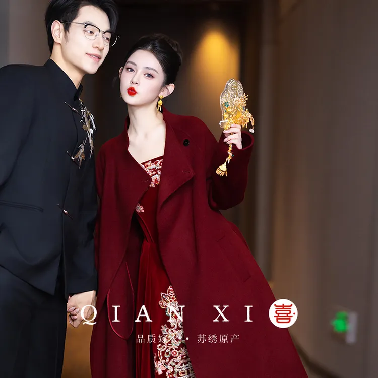 红色轻奢羊毛呢子大衣女2025新款新娘结婚高级气质保暖毛呢外套冬