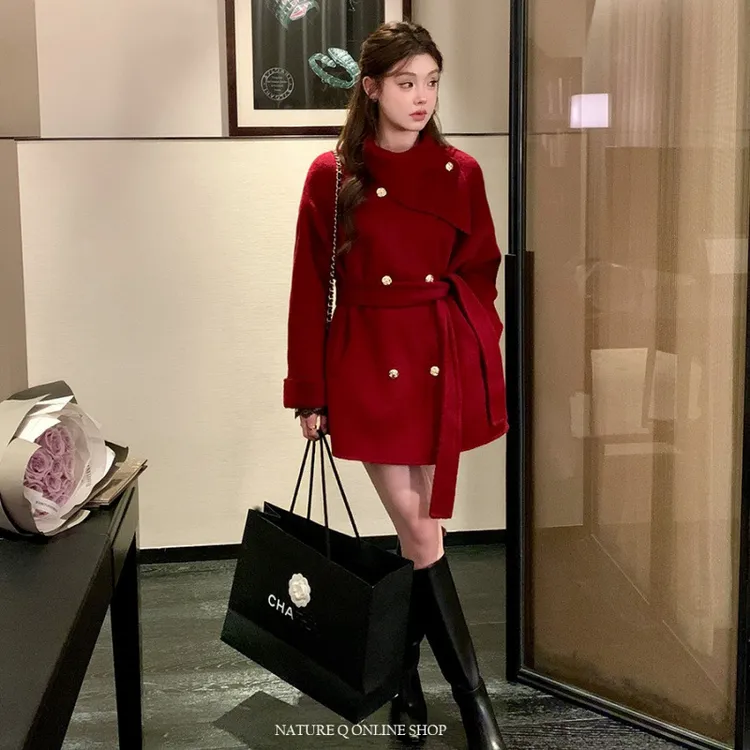 杨小一MI系千金1OO时尚大衣女秋冬夹棉呢围脖领系带白色毛呢外套