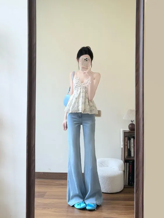 新款洋气衣服女碎花纯欲风性感蕾丝花边高级感吊带上衣百搭牛仔裤