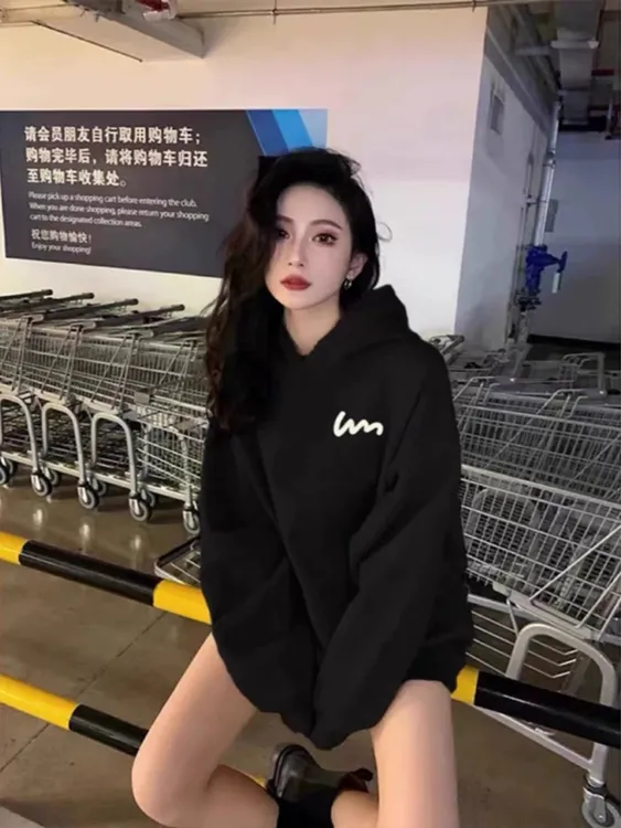 高级感黑色连帽卫衣外套女秋冬加绒加厚时尚洋气宽松显瘦早秋上衣