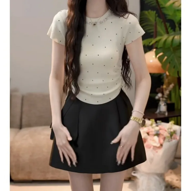 2025春夏新款设计感百搭显瘦气质短袖T恤+短裙LK2502483