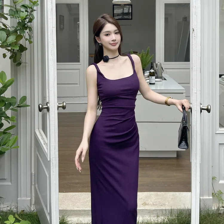 小可wiwi法式一字肩吊带两连衣裙2025新款霞气质显瘦紫色吊带裙女