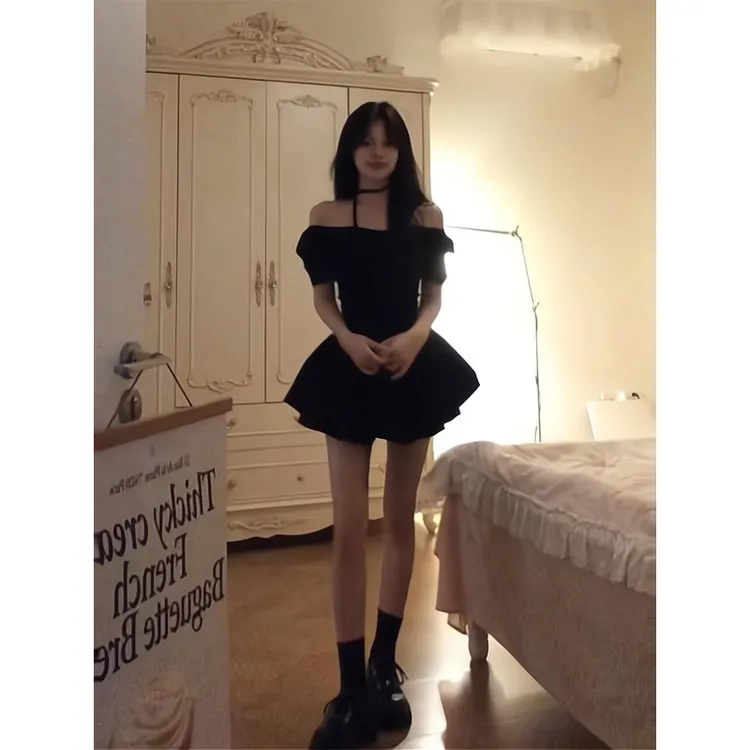 2025夏季新款法式气质小众一字肩a鱼骨上衣赫本高端轻奢字短裙