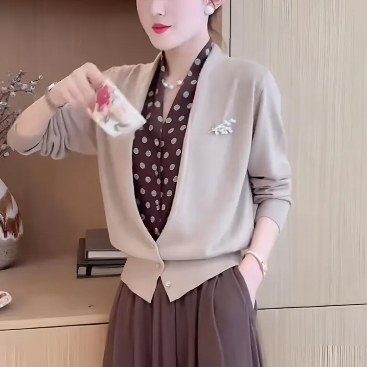 两穿轻奢设计感假两件波点V领针织衫女长袖外套宽松秋冬新款显瘦