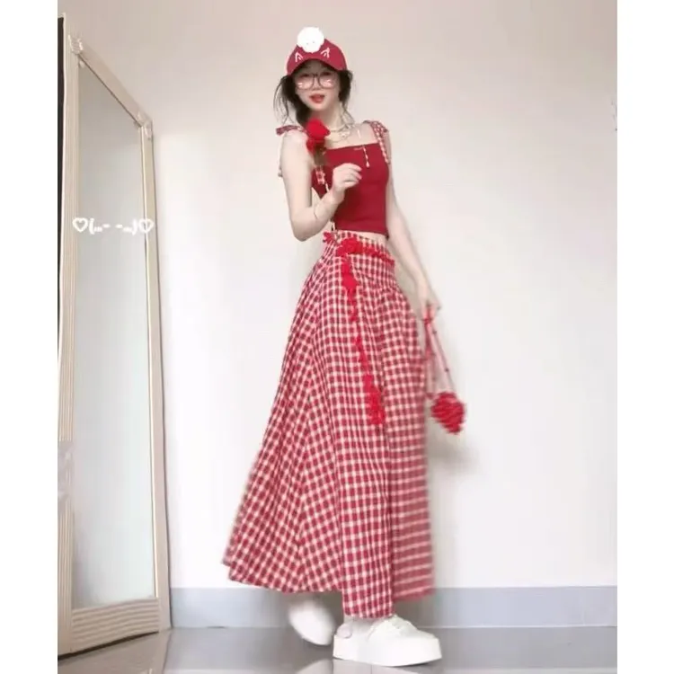 甜辣妹性感红色系带背心吊带女高腰显瘦拼接格子半身裙两件套chic